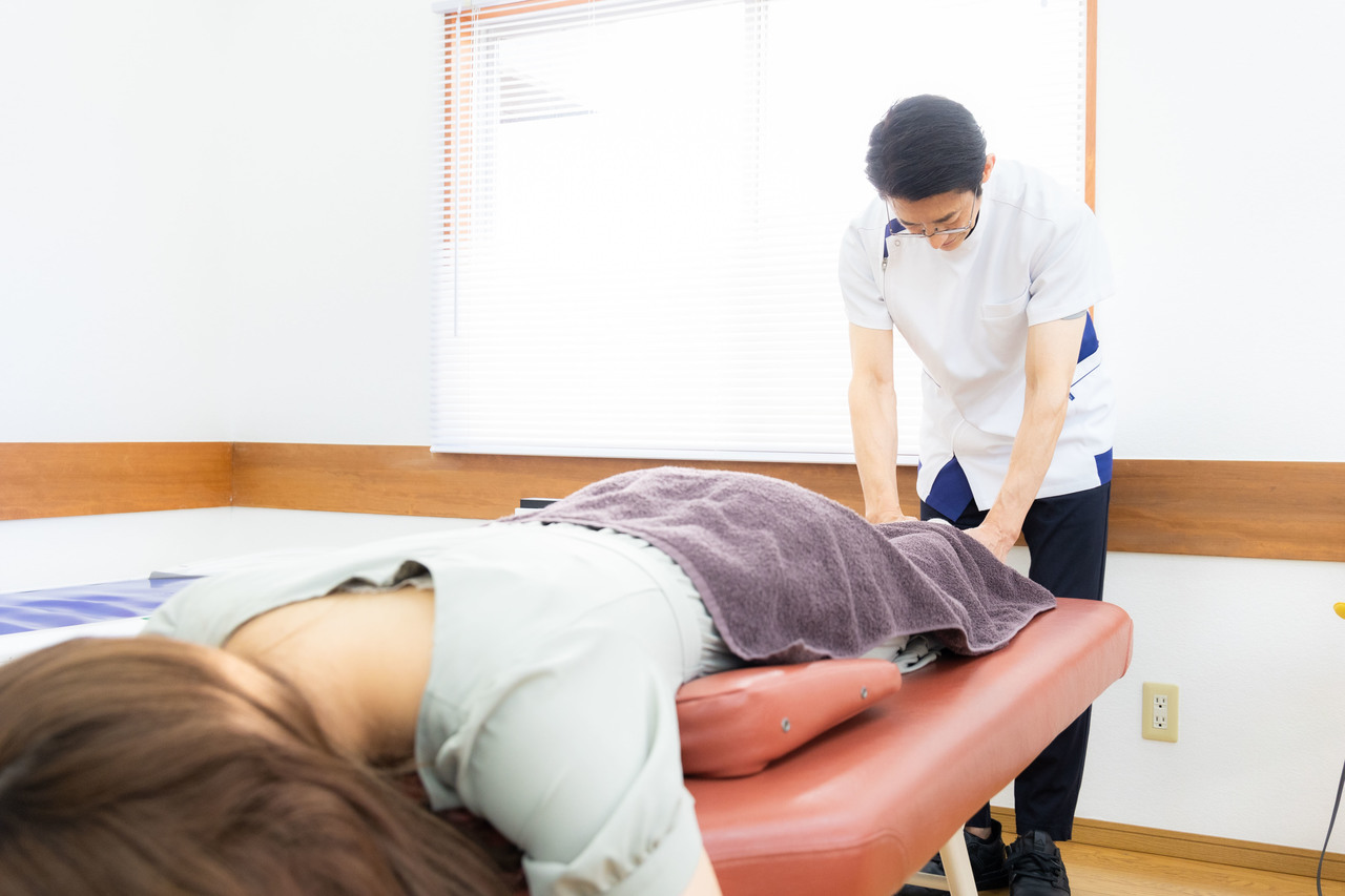 О脚矯正位施術風景